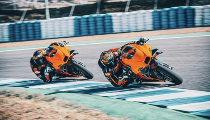 KTM RC 8C, una moto da record anche in fatto di vendite - Foto 7 di 10
