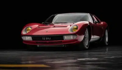Una rara Lamborghini Miura SVJ va all’asta