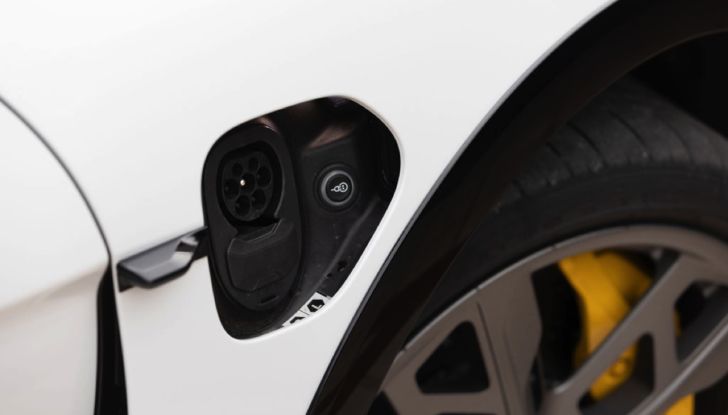 [VIDEO] Prova Porsche Taycan Cross Turismo: dalla pista al fuoristrada con 760 CV - Foto 11 di 37