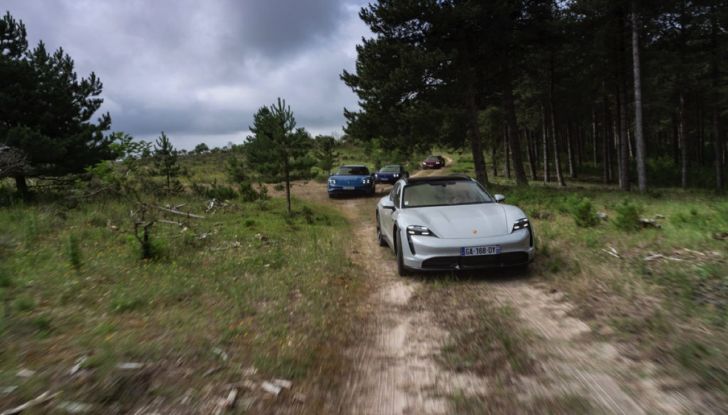 [VIDEO] Prova Porsche Taycan Cross Turismo: dalla pista al fuoristrada con 760 CV - Foto 18 di 37