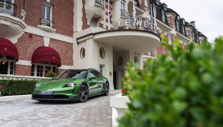 [VIDEO] Prova Porsche Taycan Cross Turismo: dalla pista al fuoristrada con 760 CV - Foto 20 di 37