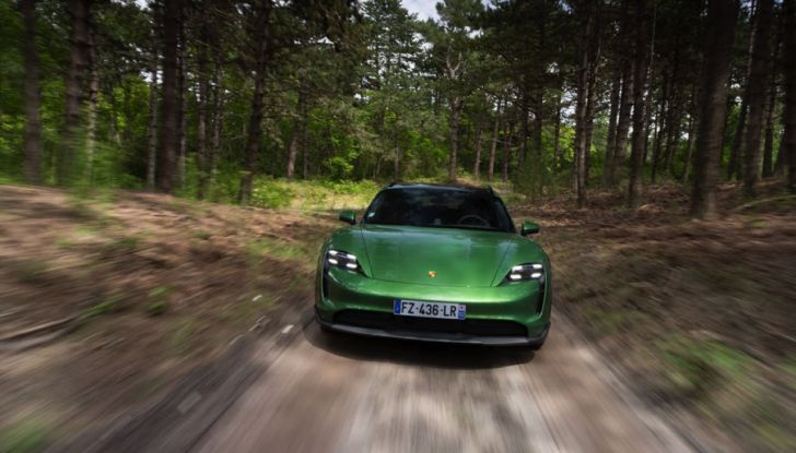 [VIDEO] Prova Porsche Taycan Cross Turismo: dalla pista al fuoristrada con 760 CV - Foto 32 di 37
