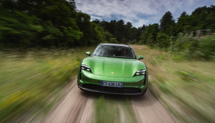 [VIDEO] Prova Porsche Taycan Cross Turismo: dalla pista al fuoristrada con 760 CV - Foto 33 di 37