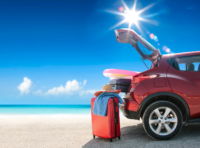 Come raffreddare l’auto parcheggiata sotto al sole?