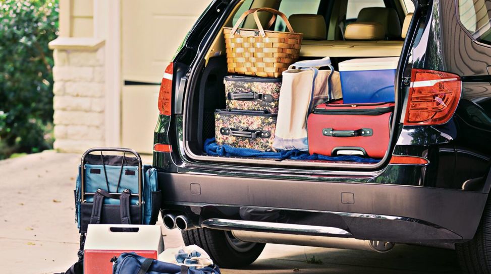 Guida alle vacanze in auto: come preparare il bagagliaio