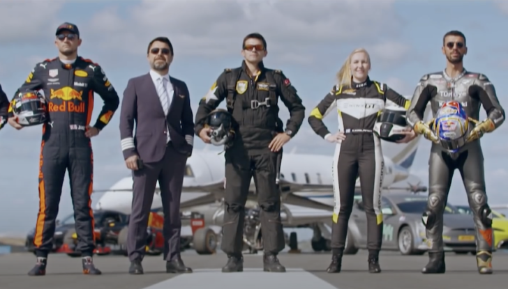 Auto, moto e aerei in sfida in una drag race pazzesca firmata Red Bull - Foto 4 di 8