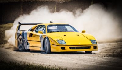 Ferrari F40: lo YouTuber TheTFJJ la fa driftare sullo sterrato!