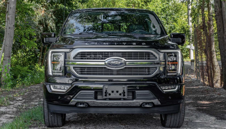 Potente e ibrido: arriva in Italia il Ford F-150 Powerboost - Foto 8 di 12