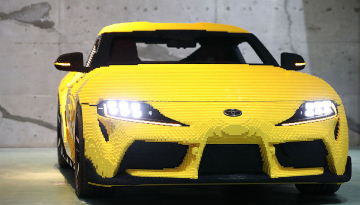 Una Toyota GR Supra fatta di Lego che si può guidare - Foto 2 di 10
