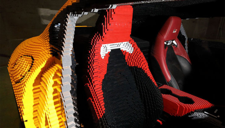 Una Toyota GR Supra fatta di Lego che si può guidare - Foto 8 di 10