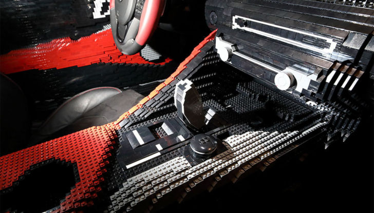 Una Toyota GR Supra fatta di Lego che si può guidare - Foto 9 di 10