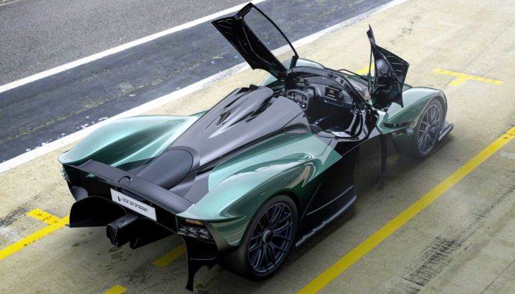 Aston Martin Valkyrie Spider 2021