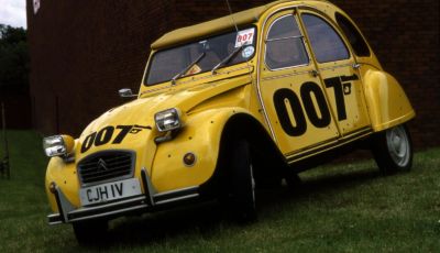La Citroën 2CV di James Bond festeggia il suo 40° anniversario