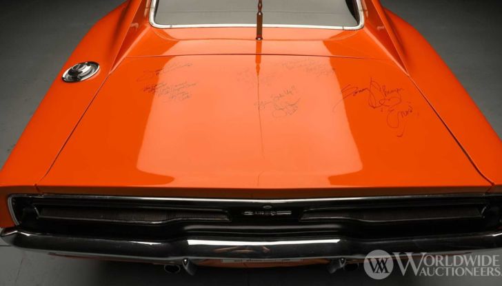 Anche la Dodge Charger in versione speciale “Generale Lee” va all’asta! - Foto 9 di 13