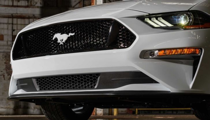 Ford Mustang Ice White Edition