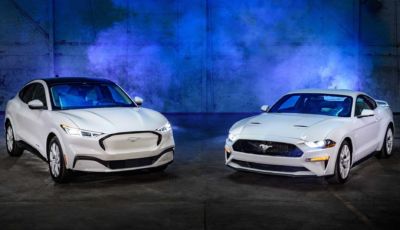 Ford Mustang Coupé e Mach-E in versione speciale Ice White Edition