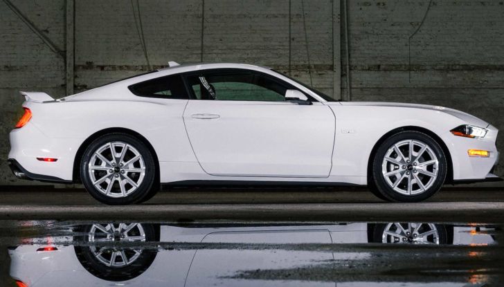 Ford Mustang Ice White Edition