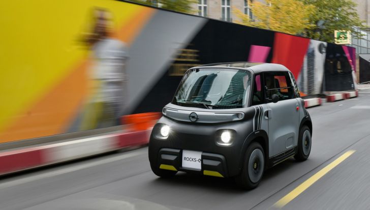 Opel Rocks-e: la microcar elettrica è ordinabile in Germania da 7.990 Euro - Foto 14 di 23