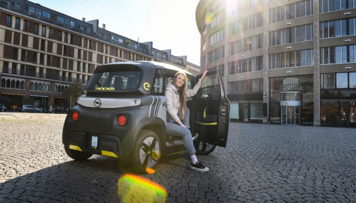 Opel Rocks-e: la microcar elettrica è ordinabile in Germania da 7.990 Euro - Foto 17 di 23