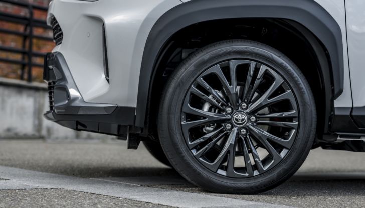 Toyota Yaris Cross: test drive su strada del nuovo SUV giapponese - Foto 11 di 29