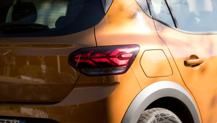 [VIDEO] Prova Dacia Sandero Stepway TCe 100 GPL ECO-G: una vettura in tutto e per tutto vincente - Foto 22 di 37