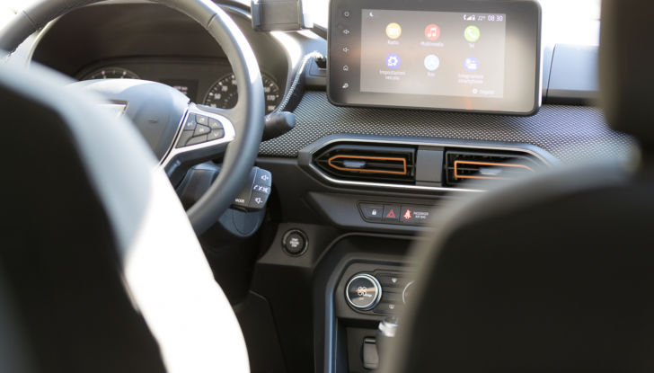 [VIDEO] Prova Dacia Sandero Stepway TCe 100 GPL ECO-G: una vettura in tutto e per tutto vincente - Foto 9 di 37