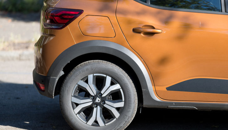 [VIDEO] Prova Dacia Sandero Stepway TCe 100 GPL ECO-G: una vettura in tutto e per tutto vincente - Foto 5 di 37