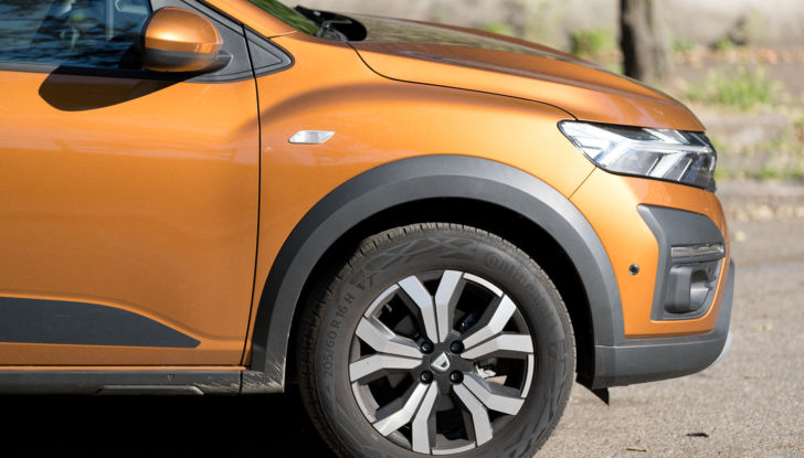 [VIDEO] Prova Dacia Sandero Stepway TCe 100 GPL ECO-G: una vettura in tutto e per tutto vincente - Foto 7 di 37