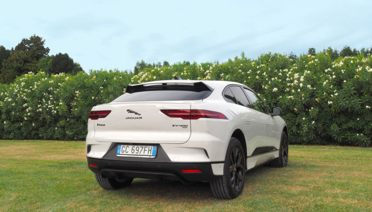 [VIDEO] Jaguar I-Pace, test drive del SUV elettrico a trazione integrale - Foto 8 di 15