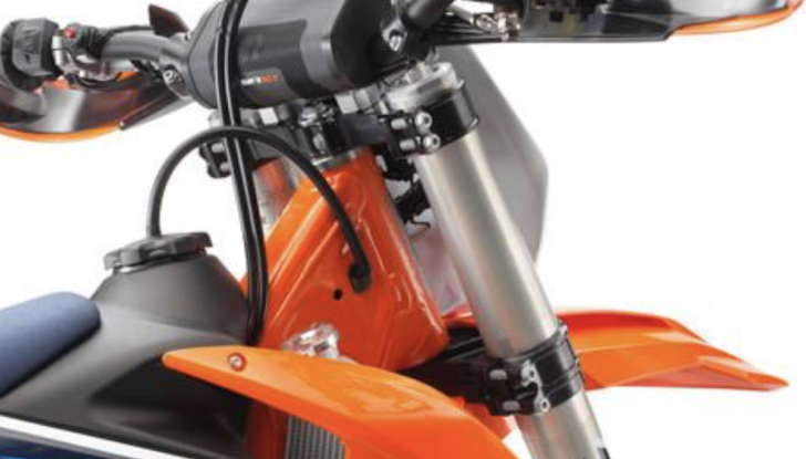 KTM: giù il velo dalla 450 SMR 2022 - Foto 3 di 7