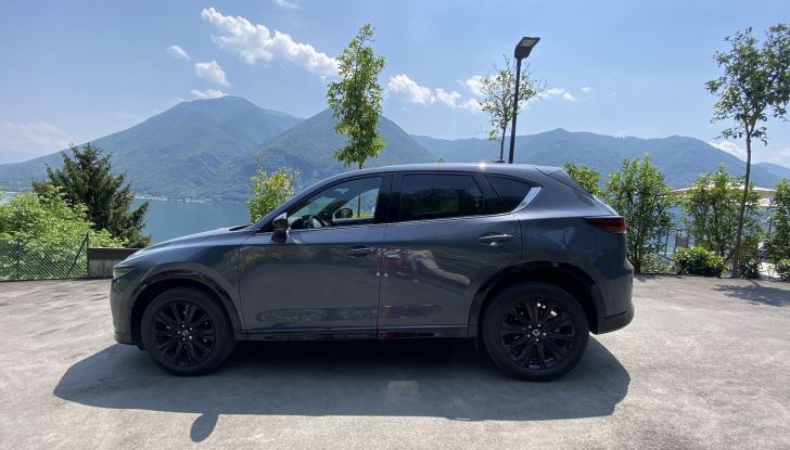 Mazda CX-5 2022: prova su strada del SUV giapponese in versione speciale Homura - Foto 17 di 19