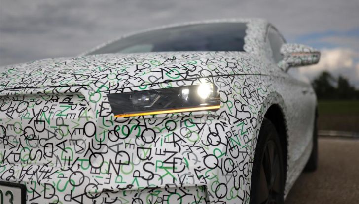 Skoda Enyaq Coupé iV: elegante, sportivo ed elettrico - Foto 1 di 9