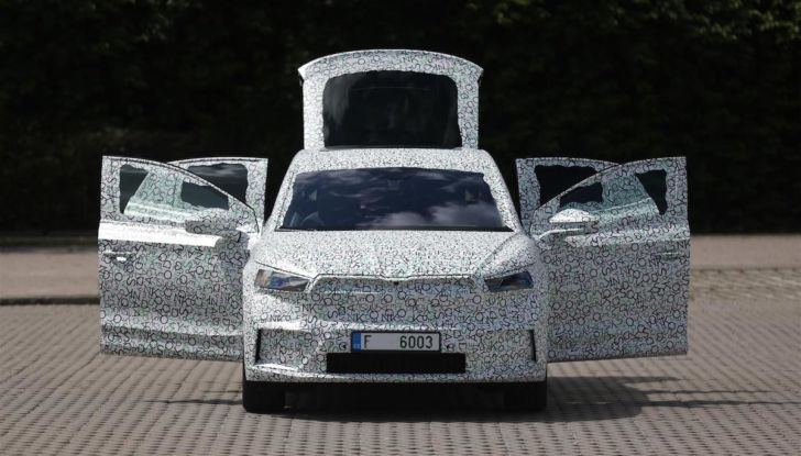 Skoda Enyaq Coupé iV: elegante, sportivo ed elettrico - Foto 7 di 9