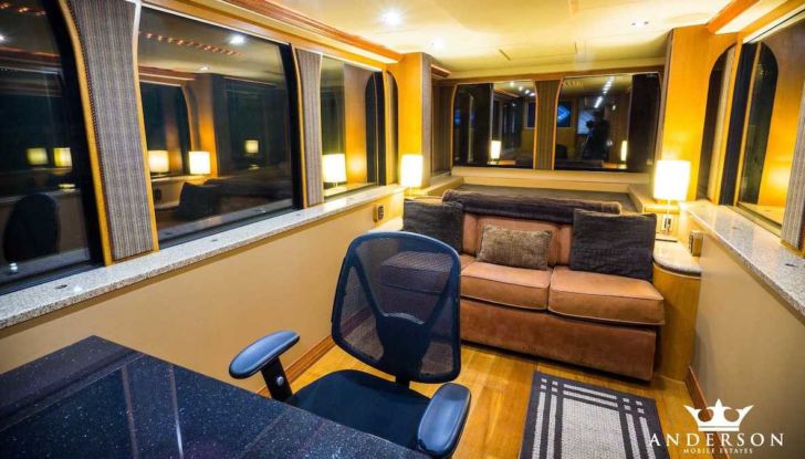 The Heat: il camper extra lusso di Will Smith - Foto 10 di 13