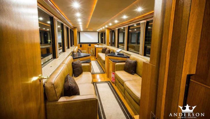 The Heat: il camper extra lusso di Will Smith - Foto 4 di 13