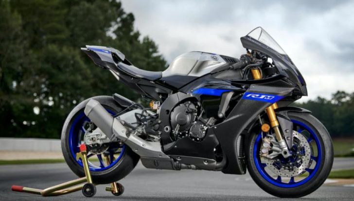 Yamaha: la gamma sportiva si rifà il look nel 2022 - Foto 6 di 7