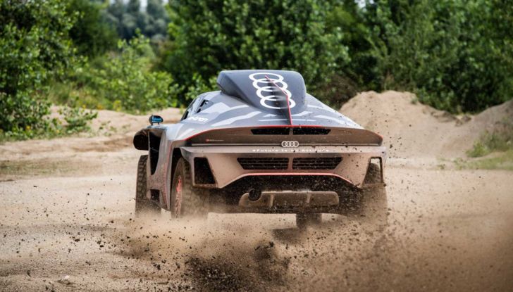 Audi si prepara alla Dakar 2022 con il prototipo RS Q e-tron - Foto 7 di 10