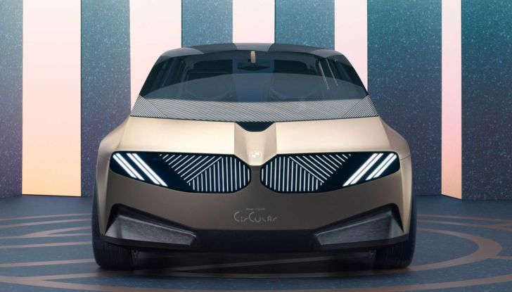 BMW iVision Circular: il prototipo che anticipa il futuro eco-sostenibile dell’automotive - Foto 3 di 14