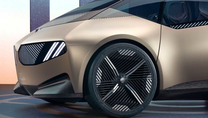 BMW iVision Circular: il prototipo che anticipa il futuro eco-sostenibile dell’automotive - Foto 8 di 14