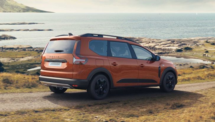 Dacia Jogger 2021: l’erede della Logan MCV è una multispazio in stile SUV - Foto 2 di 13