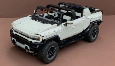 L’Hummer elettrico diventa un modellino LEGO in scala 1:10!