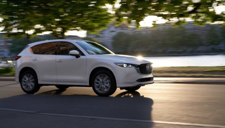 Mazda CX-5 2022: prova su strada del SUV giapponese in versione speciale Homura - Foto 10 di 19