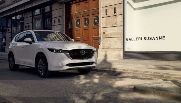 Mazda CX-5 2022: prova su strada del SUV giapponese in versione speciale Homura - Foto 11 di 19