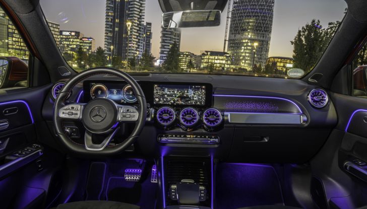 Mercedes EQB, il SUV per la famiglia ma elettrico - Foto 18 di 18
