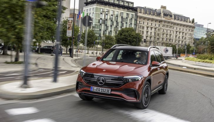 Mercedes EQB, il SUV per la famiglia ma elettrico - Foto 10 di 18