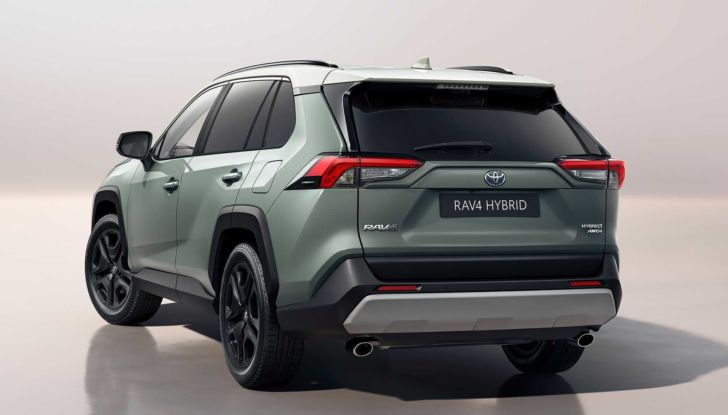 Toyota RAV4: la versione Adventure anticipa il restyling del 2022 - Foto 3 di 6