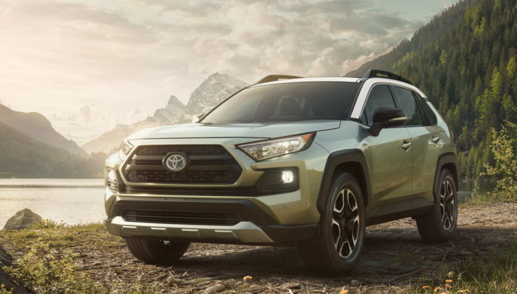 Toyota RAV4: la versione Adventure anticipa il restyling del 2022 - Foto 1 di 6