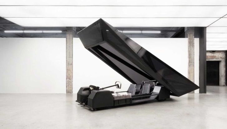 All’asta l’auto che mescola il fascino della Countach con le forme del Tesla Cybertruck - Foto 4 di 11