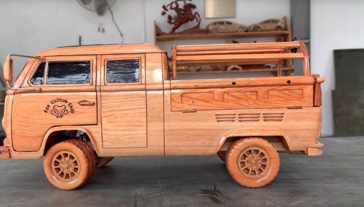 Volkswagen Bulli: il Type 2 replica realizzato in legno è spettacolare! - Foto 2 di 8