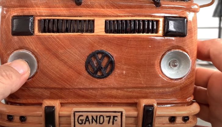 Volkswagen Bulli: il Type 2 replica realizzato in legno è spettacolare! - Foto 8 di 8
